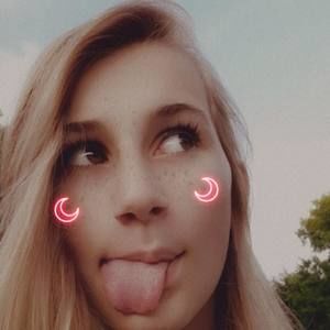 Meet your Posher, Destiny